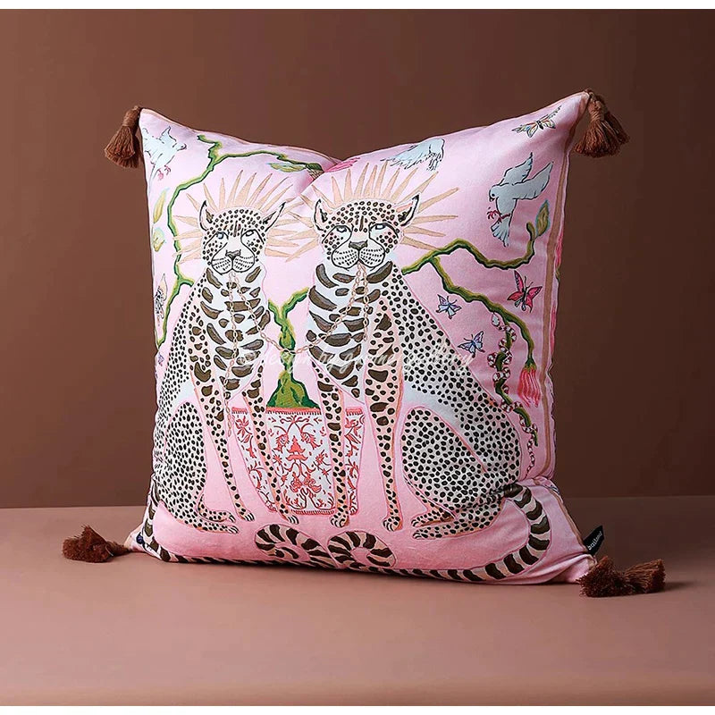كيس وسادة هالو لُوكس تشيتا DecorBites™: غطاء وسادة مزخرف بشراشيب بتصميم GG
