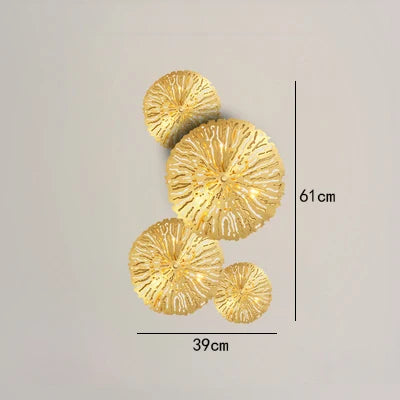 أباليك حائط بإطار نحاسي ذهبي بتصميم زهرة من DecorBites™ لإنارة غرف الطعام الفندقية