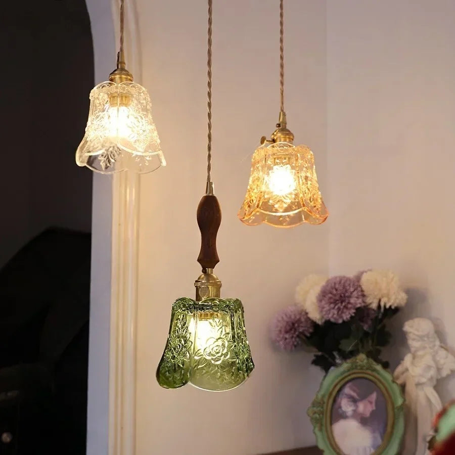 مصباح معلق LED زجاجي أخضر DecorBites™ | خشب جوز نورديك حديث | مفتاح بمقبض نحاسي | إضاءة متدلية