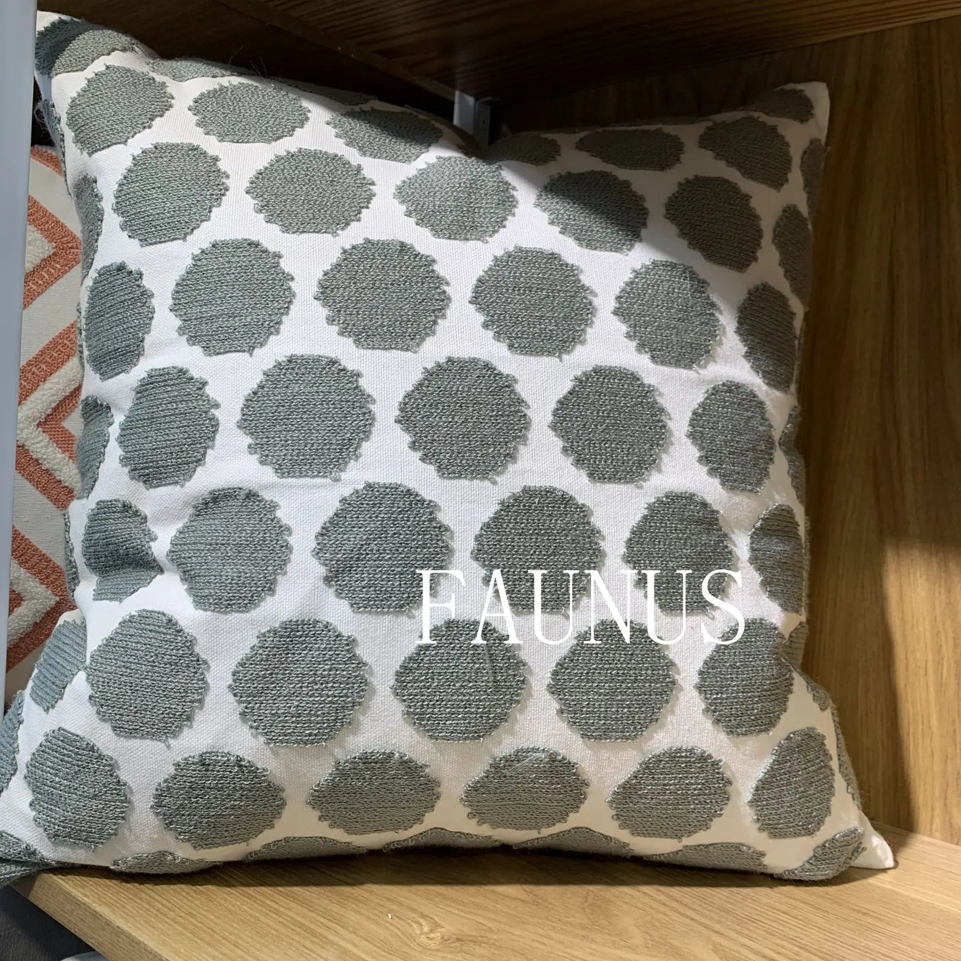 طقم غطاء وسادة قطني بتطريز أوراق الشجر من DecorBites™ - أغطية وسائد للديكور المنزلي 45x45