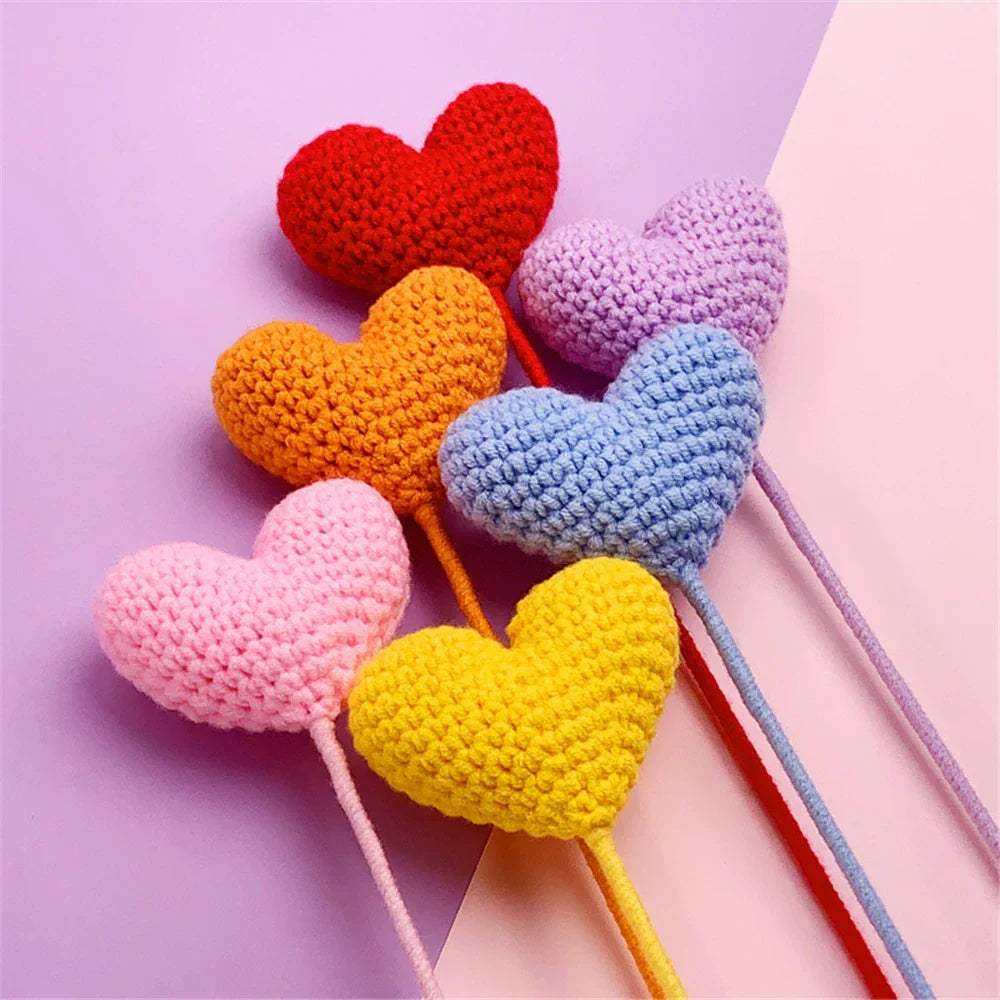 باقة زهور كروشيه على شكل قلب من DecorBites™ - ديكور منزلي وهدية عائلية مصنوعة يدويًا للزفاف