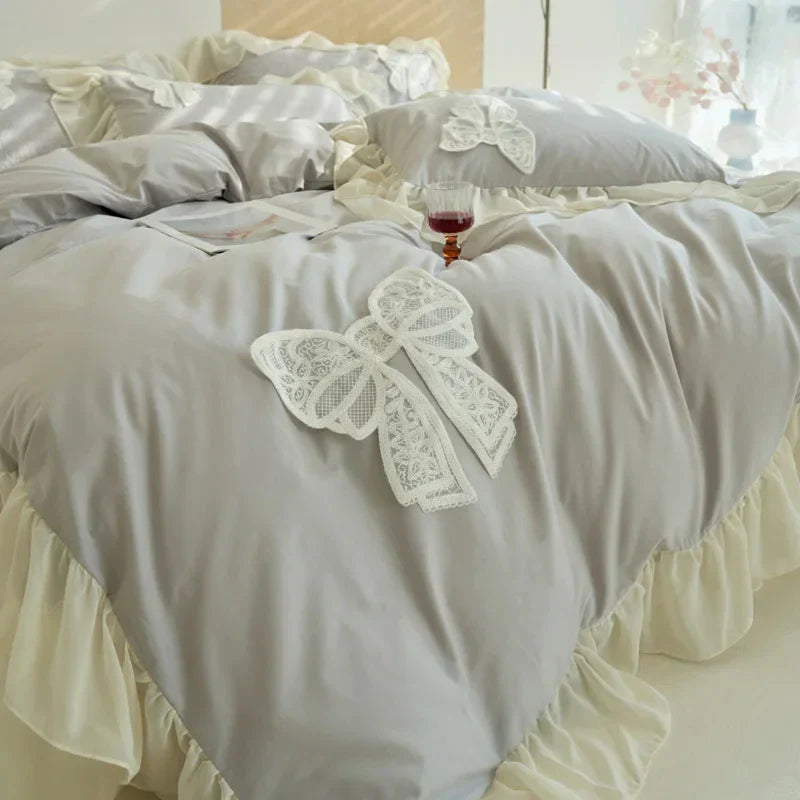غطاء لحاف DecorBites™ الكوري من الدانتيل والكشكشة بحجم كوين مع تفاصيل فيونكة - تصميم فرنسي رومانسي