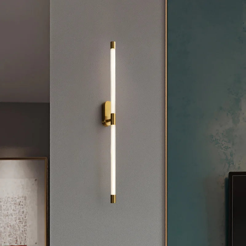DecorBites™ مصباح حائط LED خطي من الأكريليك قابل للتعتيم ذهبي وأسود معدني لغرفة المعيشة وغرفة النوم