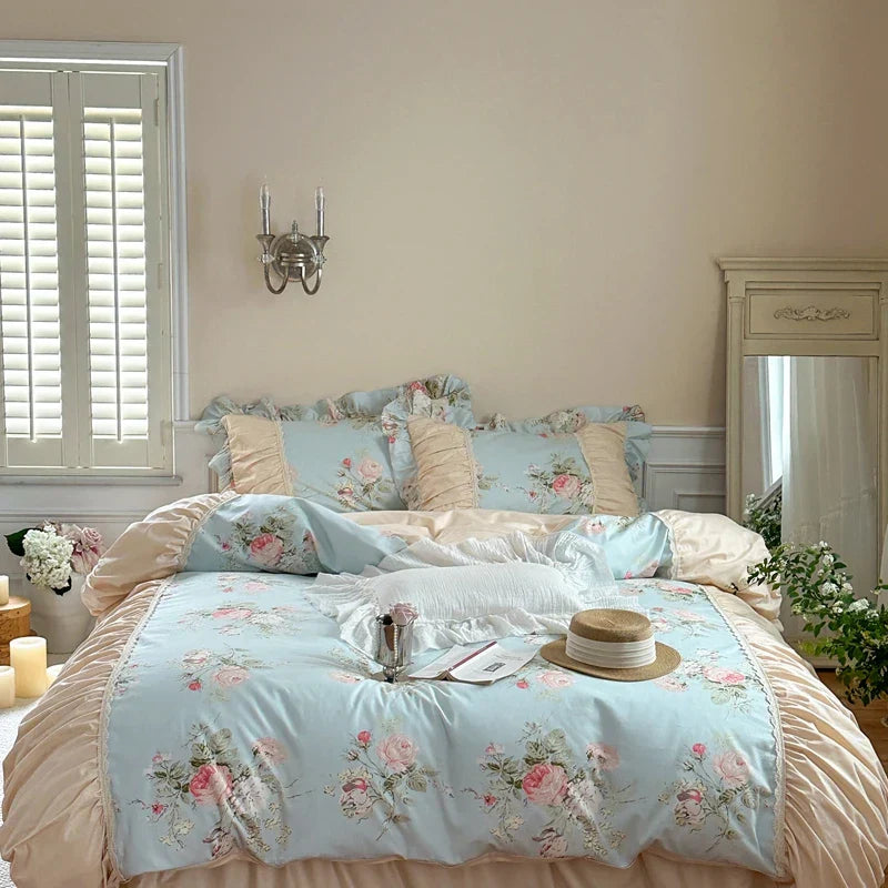 مجموعة مفروشات سرير قطنية مزينة بالورود والكشكشة بطراز الأميرة الكورية من DecorBites™