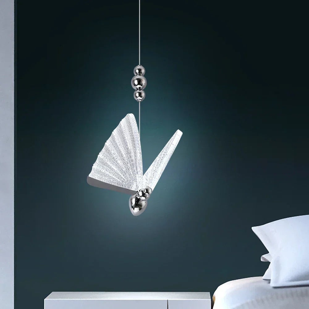 DecorBites™ مصباح LED معلق على شكل فراشة لغرفة النوم وغرفة المعيشة: تركيبات مصابيح ثريا حديثة