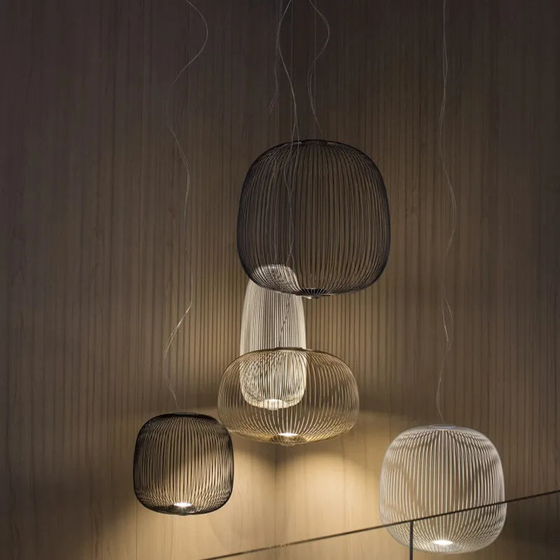 DecorBites™ ثريا قفص ذهبي LED متدلية على شكل قضبان
