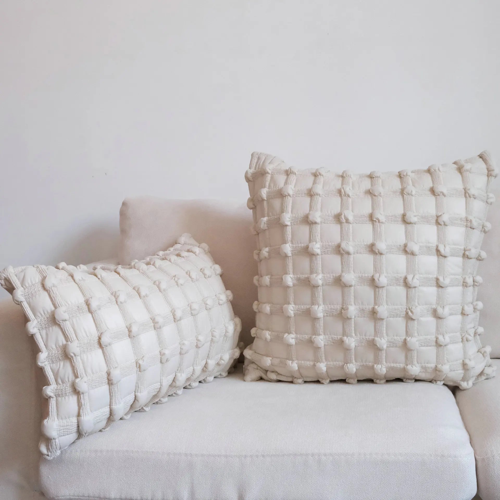 DecorBites™ 3D Dot Bubble Gray Black White Luxury Cushion Cover - Fashionable Home Decor