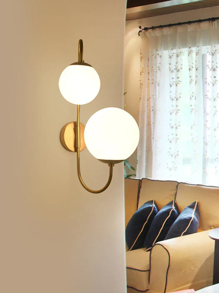 DecorBites™ مصباح حائط زجاجي ذهبي كروي LED دائري