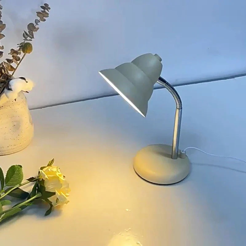 مصباح مكتب DecorBites™ الكريمي المزخرف ببراغي للقراءة والدراسة