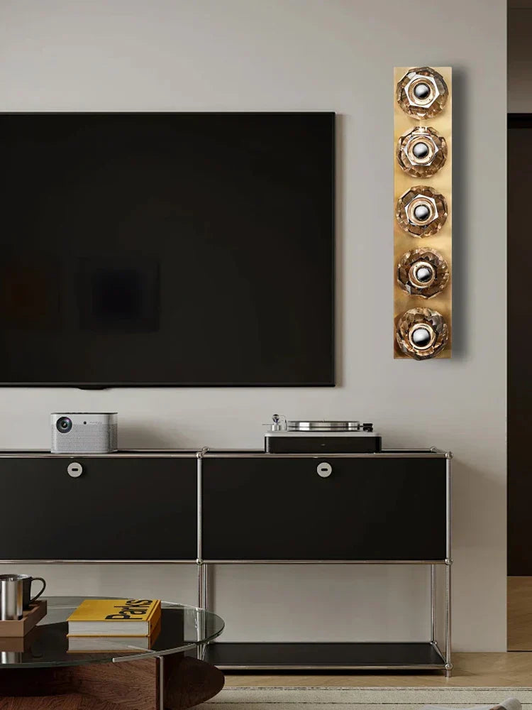 مصباح حائط كريستالي فاخر من DecorBites™ لخلفية التلفزيون الحديثة وديكور غرفة المعيشة