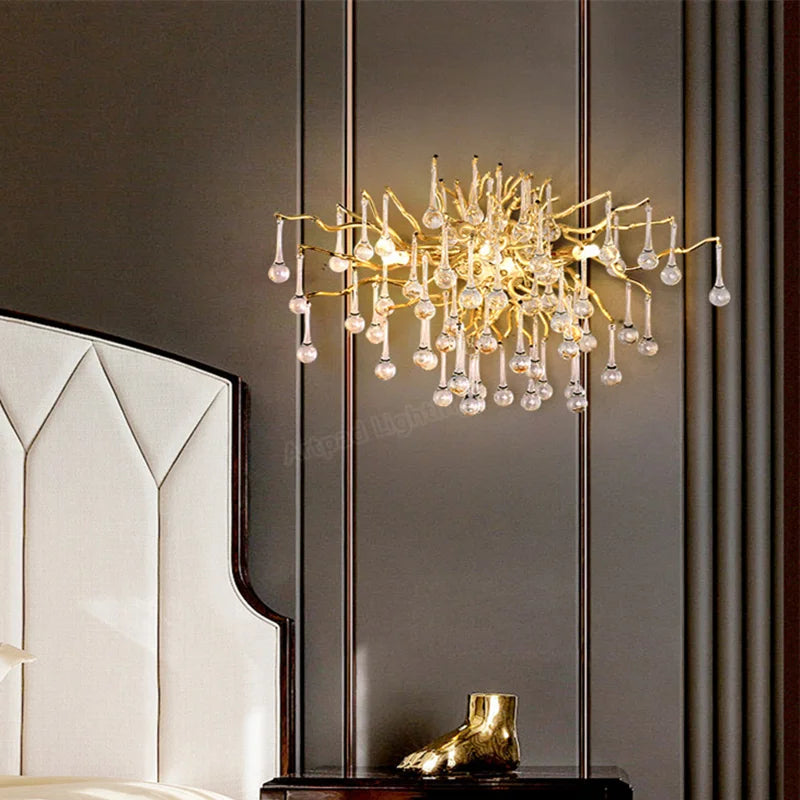 ثريا سقف كريستال LED ذهبية DecorBites™ للمساحات الأنيقة