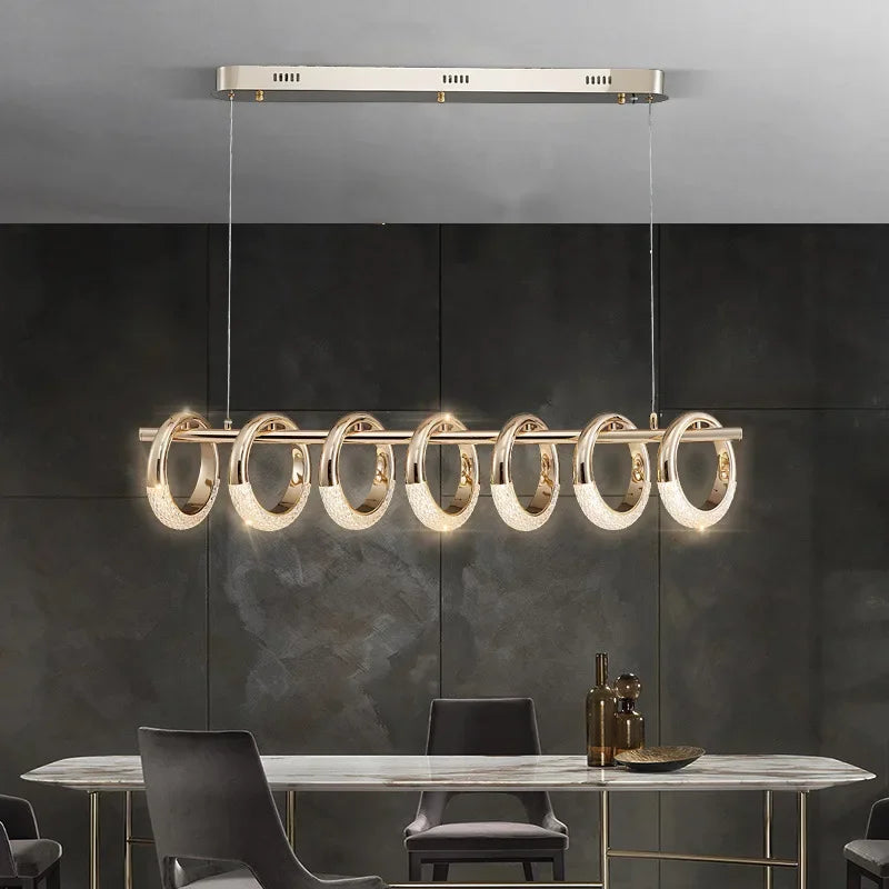 ثريا معلقة LED دائرية من الأكريليك الذهبي من ديكور بايتس™