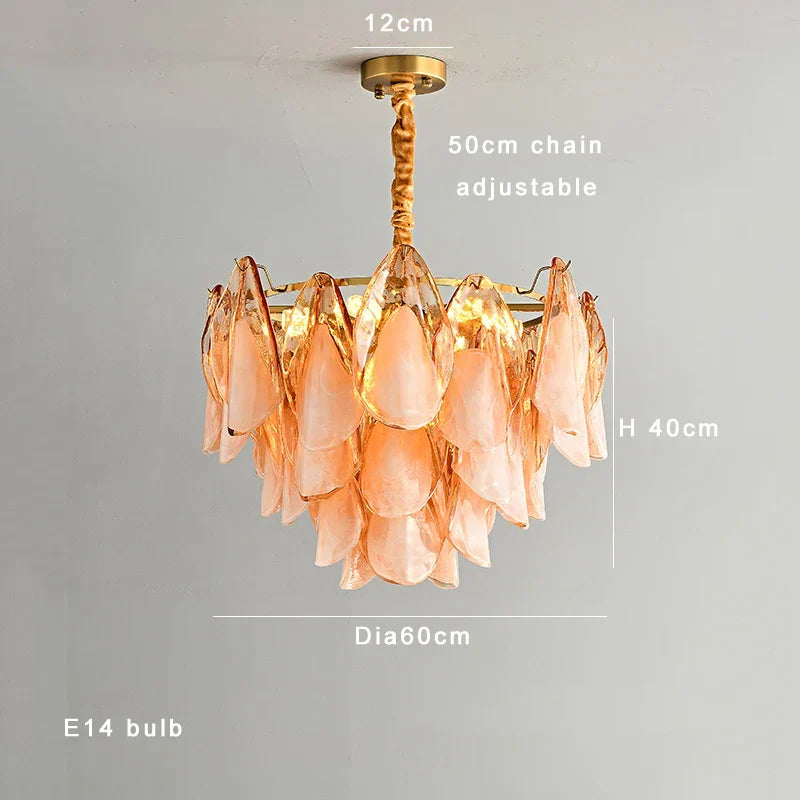 DecorBites™ ثريا متدلية بتصميم فرنسي فاخر ببتلات زجاجية كهرمانية وقابلة للتعتيم باللون الذهبي الكرومي