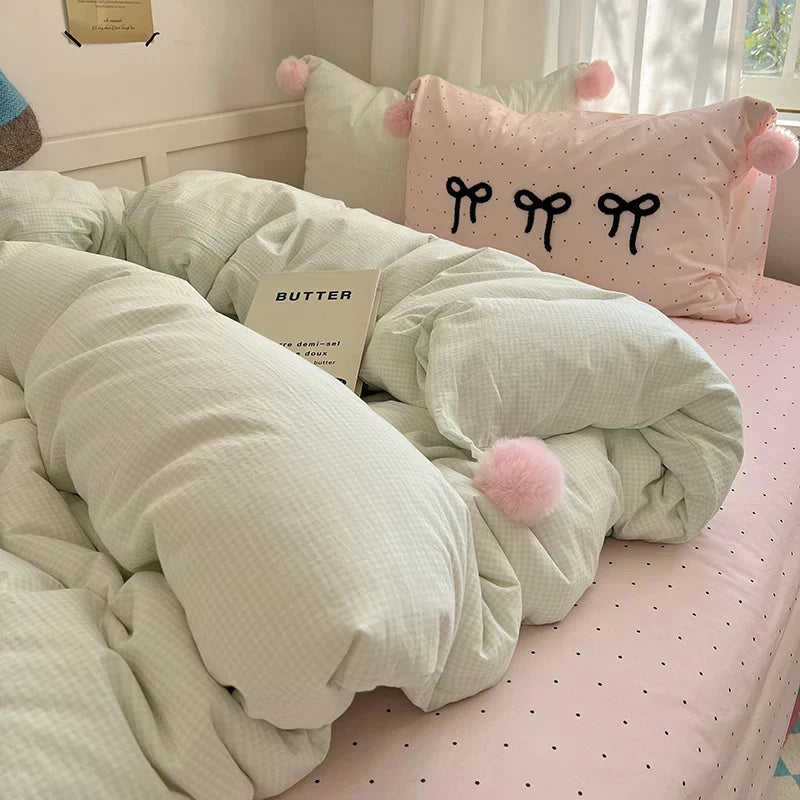 طقم سرير بومبوم بنمط فيونكة أميرات كورية من DecorBites™ - قياس كوين مفرد