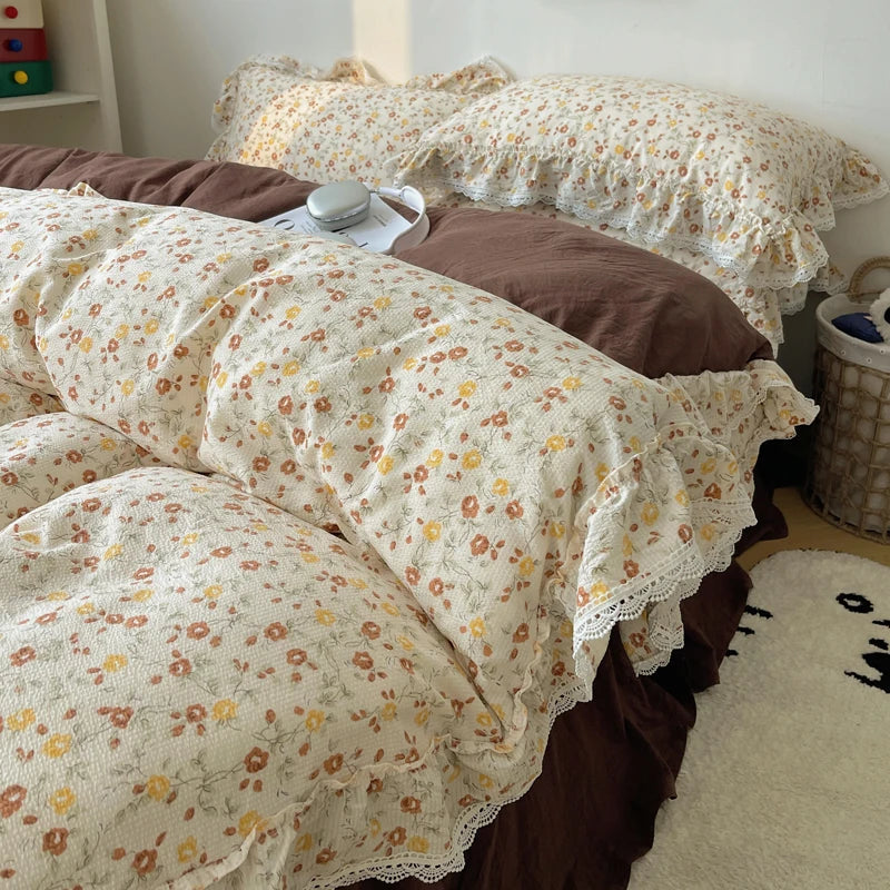طقم مفروشات دانتيل كوري مكشكش من DecorBites™ مع غطاء سرير، خامة ناعمة ولطيفة على البشرة