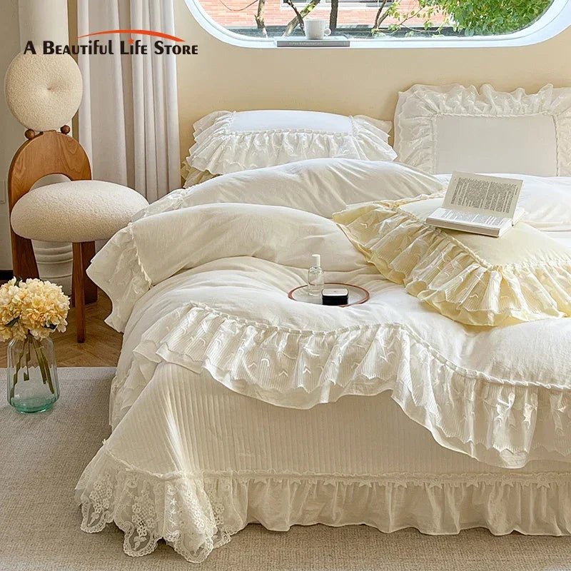طقم مفروشات دانتيل مكشكش من DecorBites™ باللون الأبيض اللؤلؤي والأصفر الكريمي - قطن برنسيس