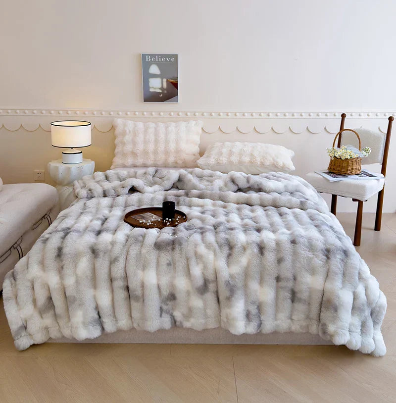 DecorBites™ Gradient Grey Cashmere Fleece Winter Blanket