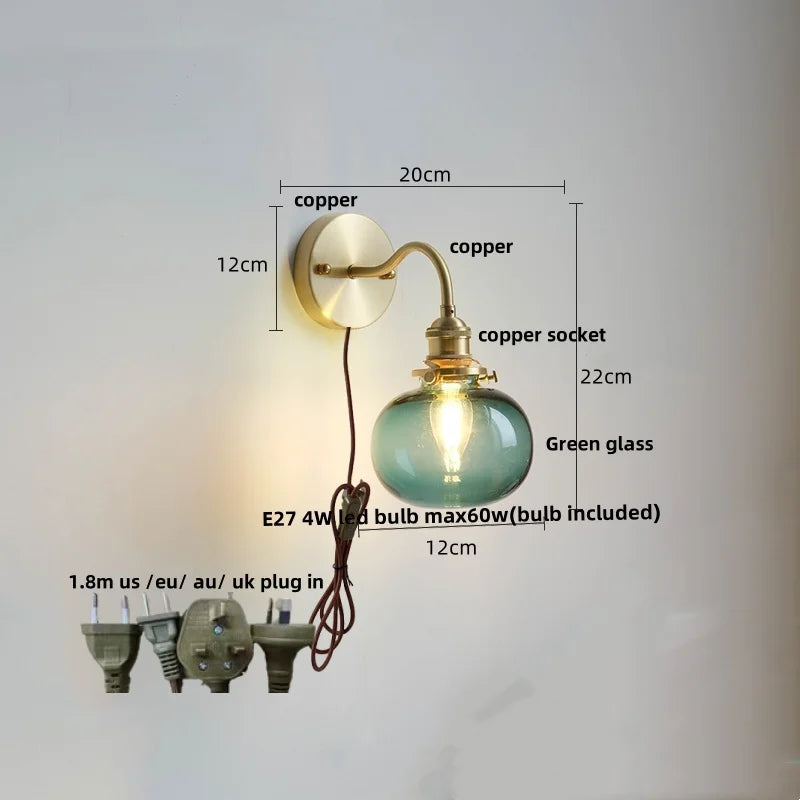 مصباح حائط LED كروي أخضر من DecorBites™، بقاعدة نحاسية، ومفتاح بسلسلة سحب