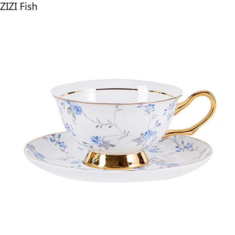 Ensemble Tasse et Soucoupe en Céramique Motif Fleurs Dorées DecorBites™ pour une Expérience Culinaire Élégante