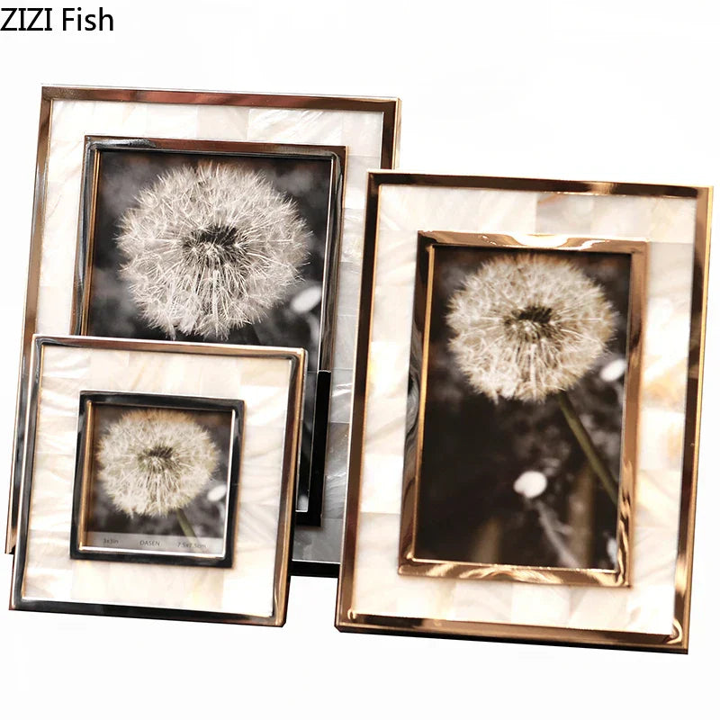 إطار صور شل الذهبي من DecorBites™ لديكور طاولة السرير لصور العائلة