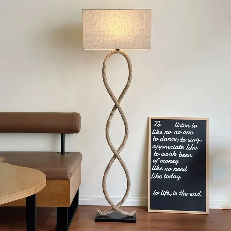 مصباح أرضي LED DecorBites™ بتصميم حبل القنب وقماش الظل بنمط وابي سابي ريترو شمالي