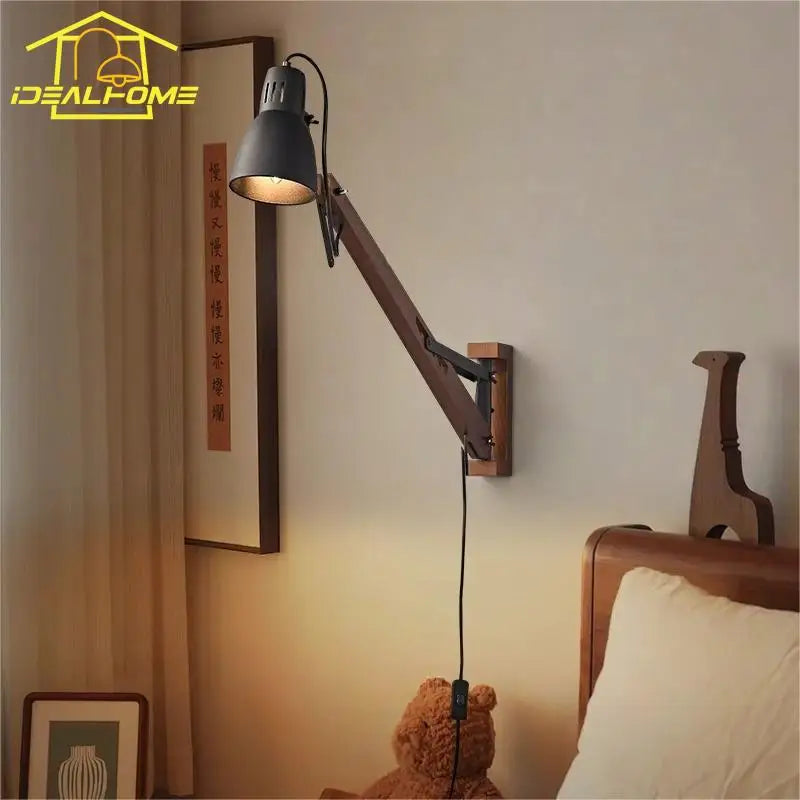 مصباح حائط DecorBites™ LED بذراع متأرجح طويل، خشب مصمت، قابل للتعديل، تصميم صناعي