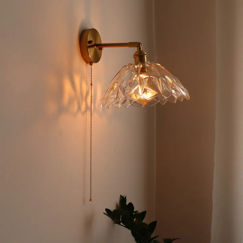 مصباح جداري زجاجي نحاسي LED على الطراز الياباني من DecorBites™ للمطاعم والبارات وغرف النوم والحمامات