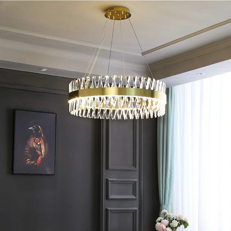 DecorBites™ ثريا كريستال ذهبية: وحدة إضاءة مستطيلة حديثة لغرفة الطعام بتقنية LED