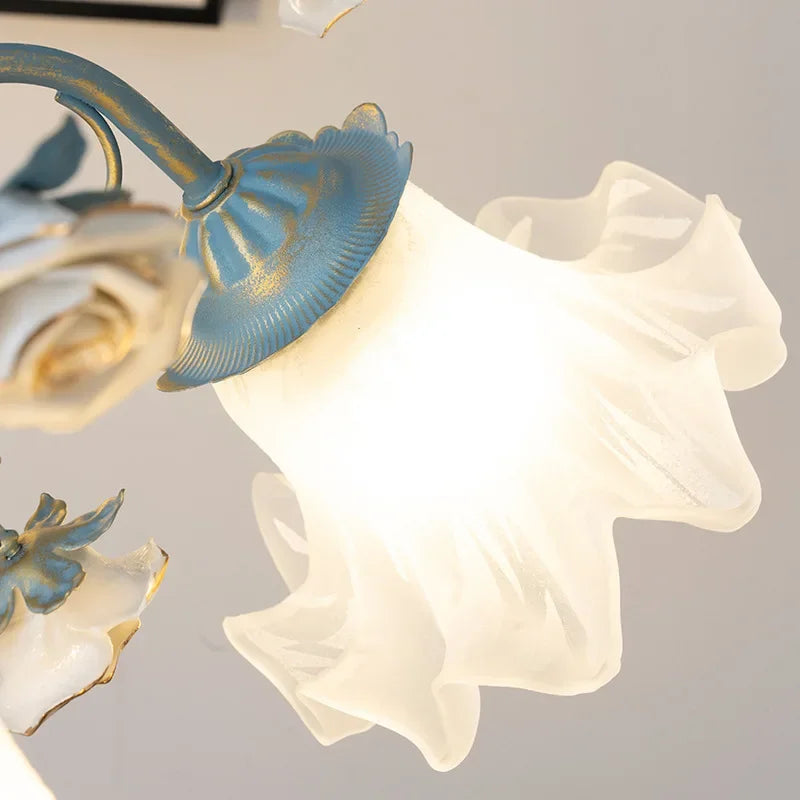 ثريا زهور كريستال DecorBites™: إضاءة LED فاخرة على الطراز الفرنسي للمنزل أو الفندق أو المتجر