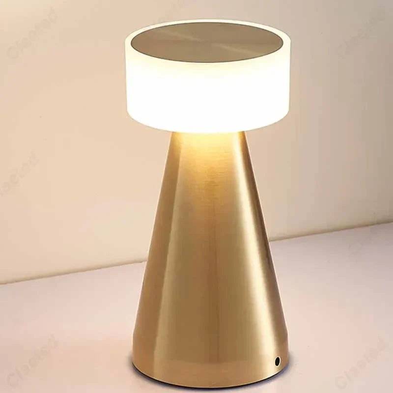 مصباح طاولة LED من DecorBites™: مصباح ليلي يعمل باللمس وقابل لإعادة الشحن عبر USB