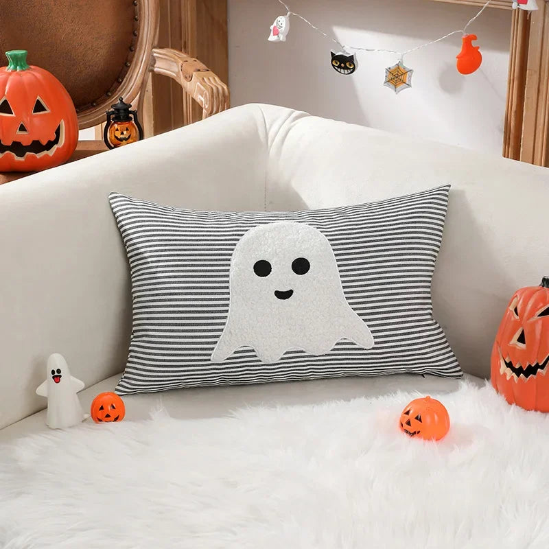وسادة مطرزة على شكل شبح للهالوين من DecorBites™ لمسند أريكة غرفة المعيشة المريحة