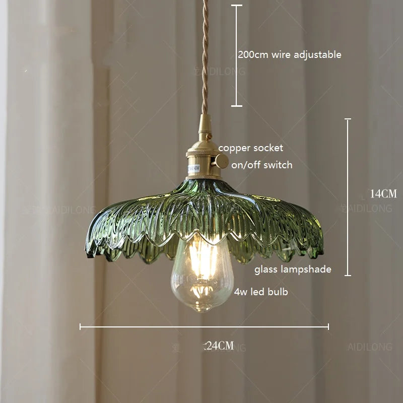 مصباح قلادة DecorBites™ LED زجاجي أخضر بمقبض خشبي نحاسي لديكور المنزل الاسكندنافي الحديث