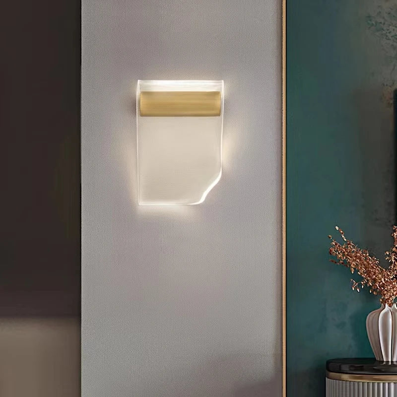 مصباح حائط LED بتصميم كتاب سماوي من DecorBites™ - تصميم أكريليك عصري لغرفة المعيشة وغرفة النوم