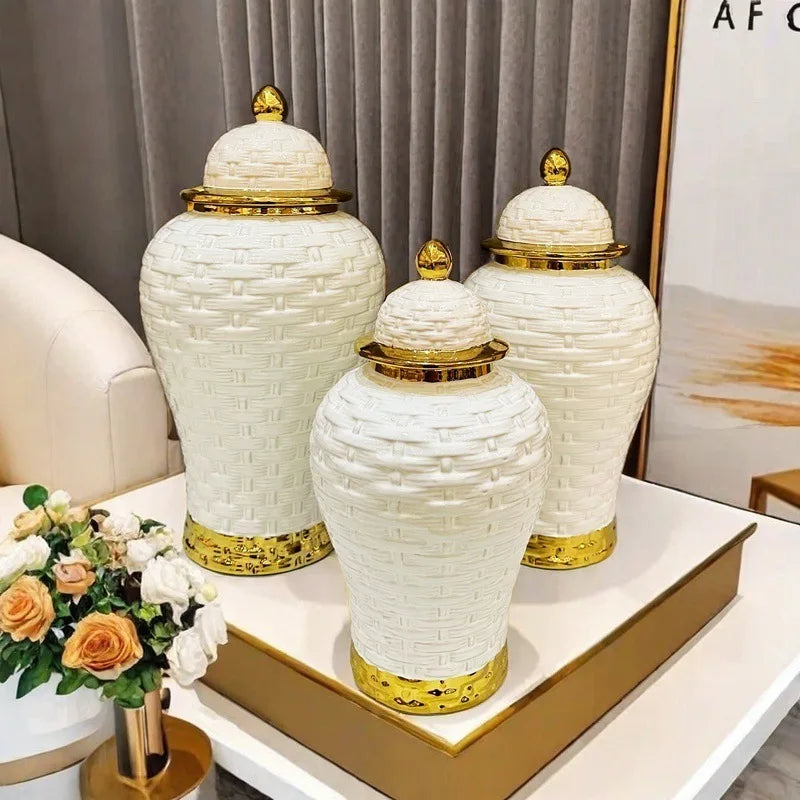 جرة شطرنج سيراميك مزهرية ورد ذهبية بنمط النسيج من DecorBites™ اكسسوارات تزيين المنزل