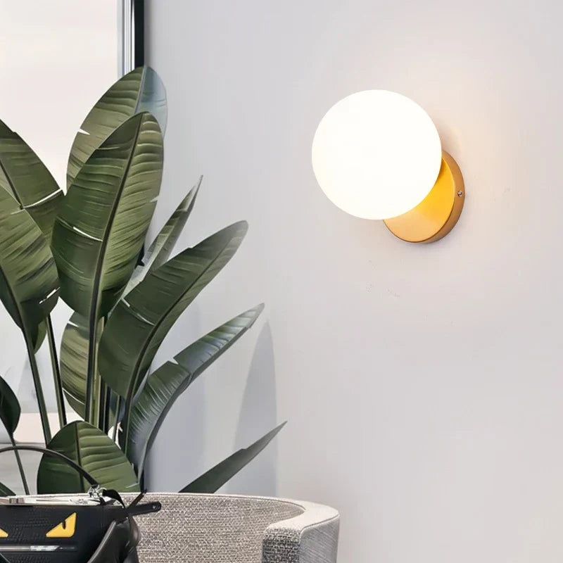 مصباح حائط DecorBites™ الكروي الزجاجي LED لغرفة النوم وغرفة المعيشة والإضاءة الداخلية