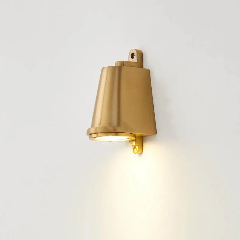 مصباح حائط خارجي صناعي عتيق من DecorBites™ لمداخل متاجر الملابس