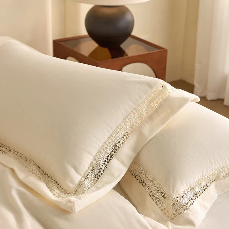 DecorBites™ Cozy Velvet Lace Bedding Set: Duvet Cover, Sheet, Pillowcases - 4Pcs Warm & Stylish