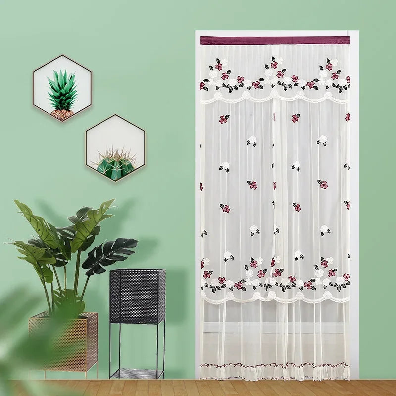 ستائر باب ناموسية دانتيل مطرزة مضادة للبعوض من DecorBites™ - تصميم مطوي لمرور الضوء والهواء
