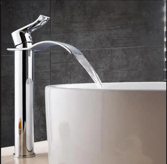 Robinet mitigeur d'évier DecorBites™ cascade doré et blanc pour salle de bain, eau chaude et froide