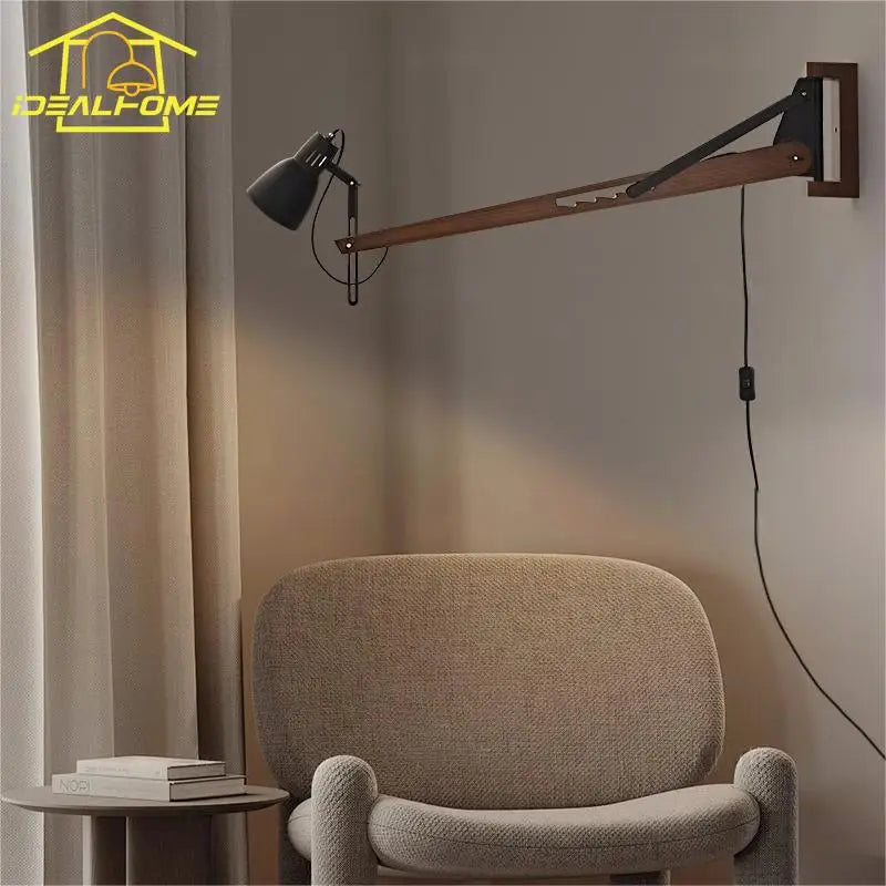 مصباح حائط DecorBites™ LED بذراع متأرجح طويل، خشب مصمت، قابل للتعديل، تصميم صناعي