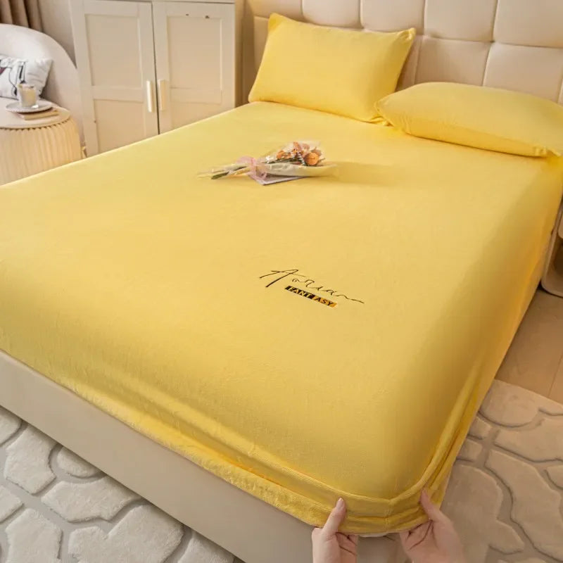 DecorBites™ Cozy Velvet Fitted Sheet: Thick Warm Bed Cover for Bedroom Living Room