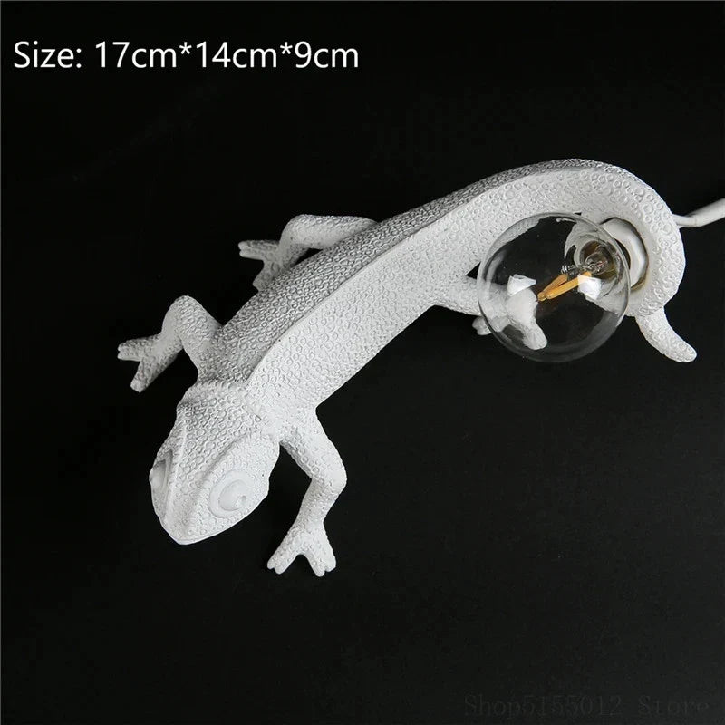 DecorBites™ Chameleon LED Table Lamp - Modern Resin Animal Desk Light for Bedroom & Reading