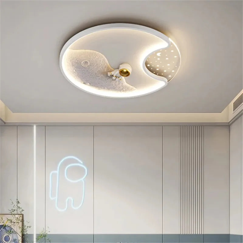 مصباح DecorBites™ Kids Astronaut LED على شكل قمر للعناية الفائقة بالعيون في غرفة النوم أو غرفة المعيشة
