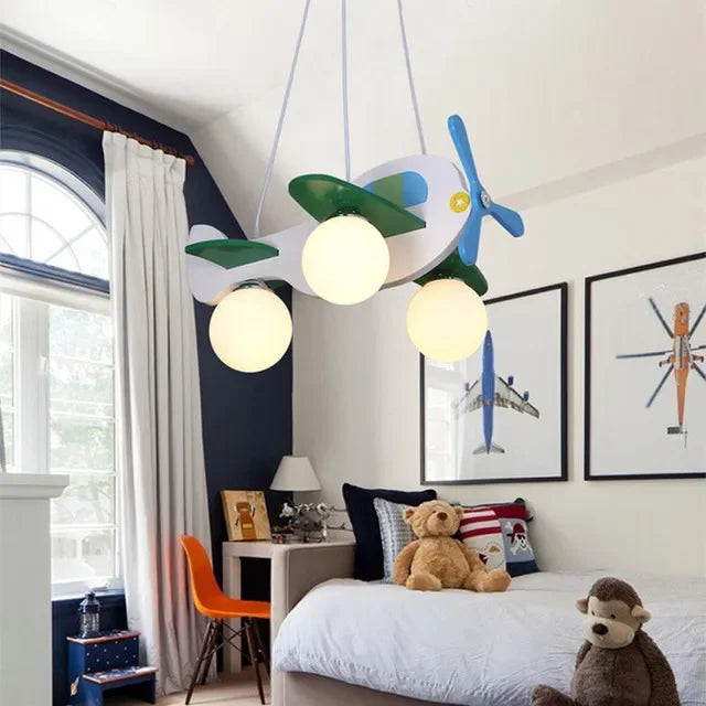 DecorBites™ ثريا طائرة خشبية للأطفال، مصابيح سقف معلقة على شكل طائرة لغرفة الأطفال بإضاءة LED