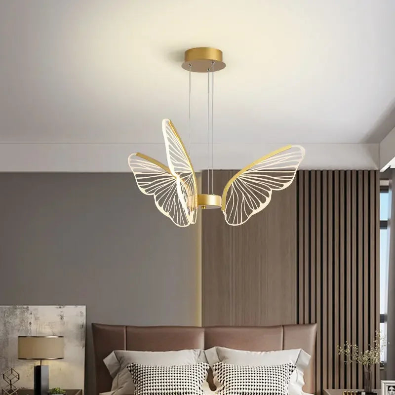 ثريا سقف فراشة LED من DecorBites™ - إضاءة قلادة فاخرة لغرفة النوم والمعيشة والطعام