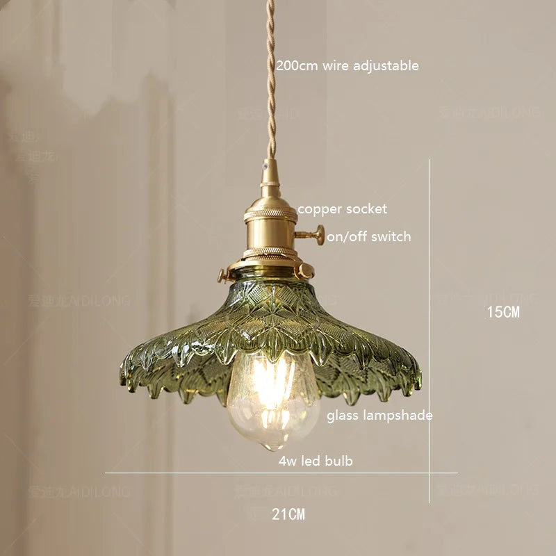 مصباح قلادة DecorBites™ LED زجاجي أخضر بمقبض خشبي نحاسي لديكور المنزل الاسكندنافي الحديث