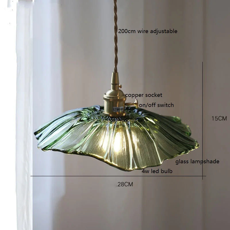 مصباح قلادة DecorBites™ LED زجاجي أخضر بمقبض خشبي نحاسي لديكور المنزل الاسكندنافي الحديث