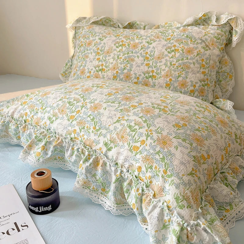 طقم مفروشات دانتيل كوري مكشكش من DecorBites™ مع غطاء سرير، خامة ناعمة ولطيفة على البشرة