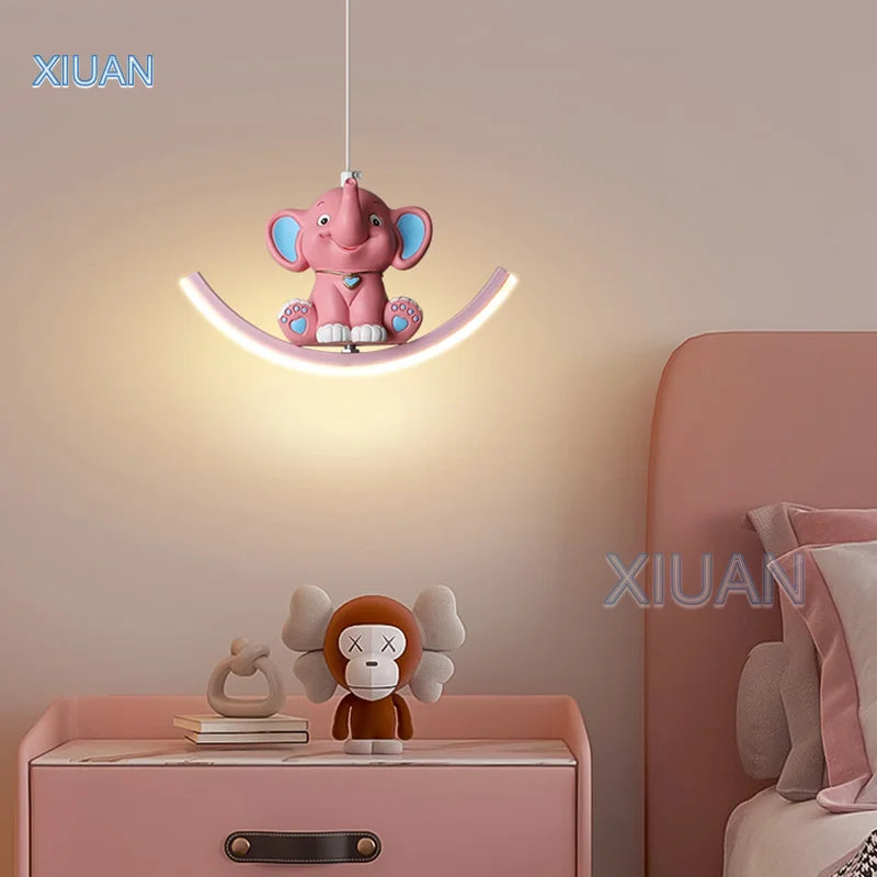 مصابيح معلقة على شكل وحيد القرن للأطفال من DecorBites™، ثريات على شكل دب أبيض وفيل وردي