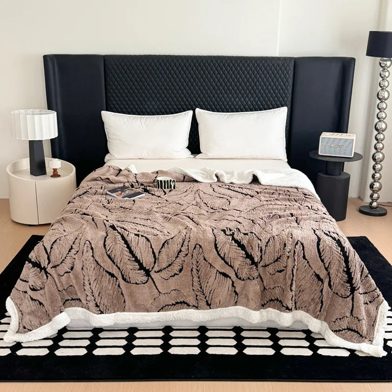 Couverture en flanelle double épaisseur jacquard feuilles DecorBites™ pour canapé et lit